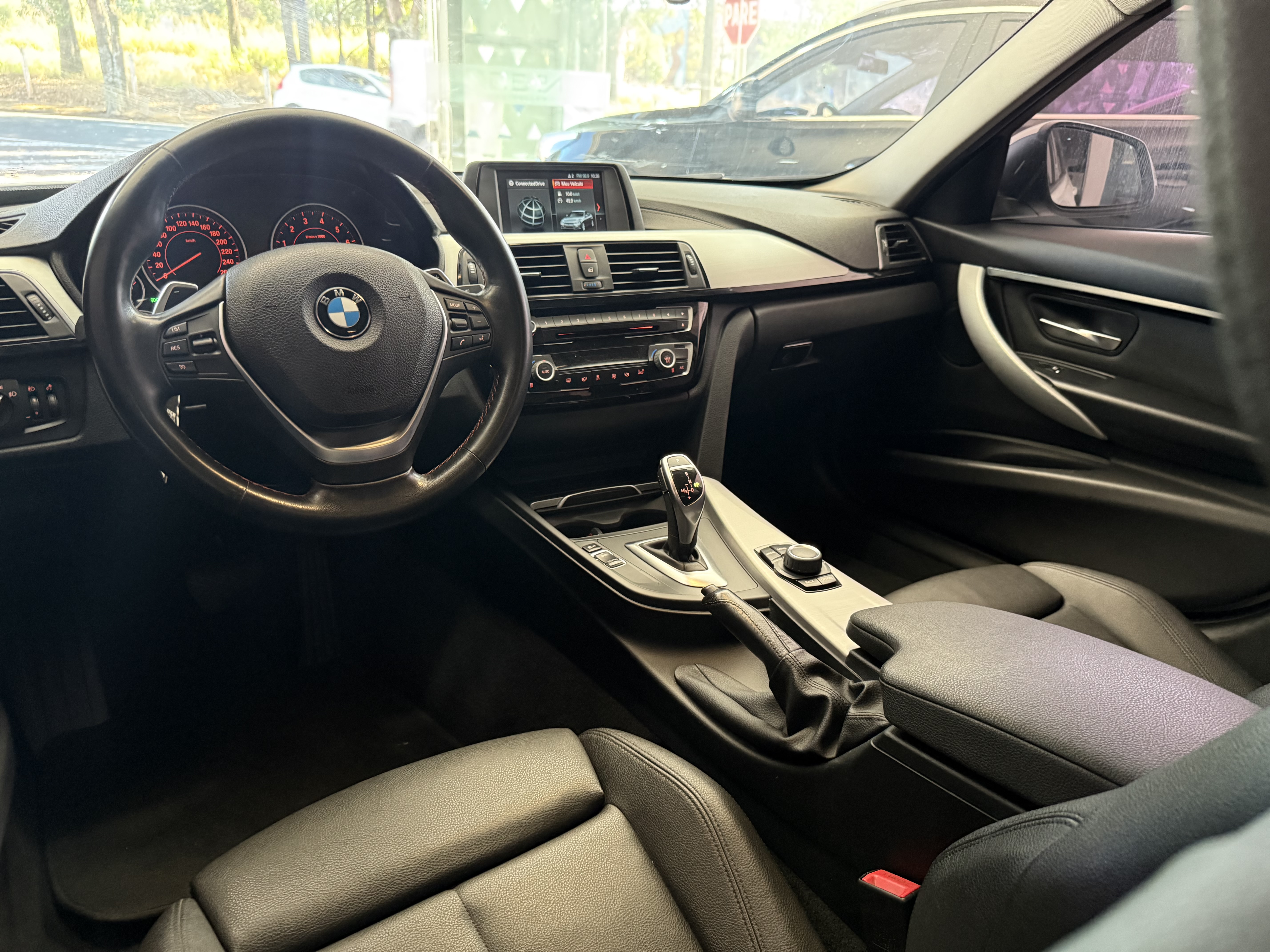 BMW 320i